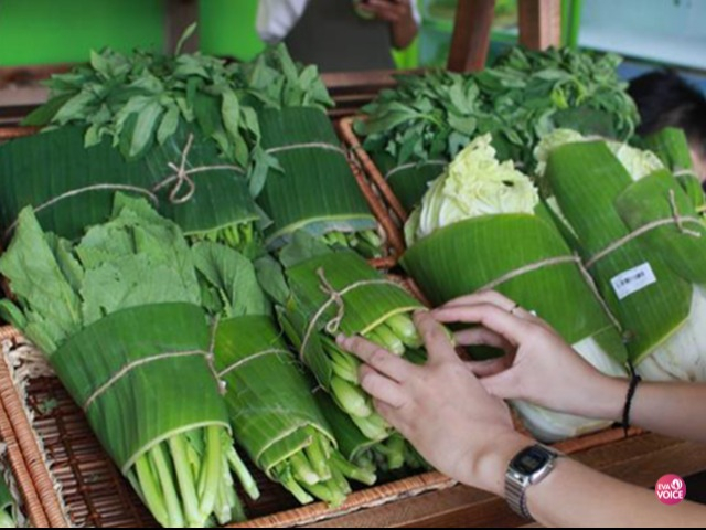 Trước rụng đầy, không ai ngó ngàng, không ngờ 4 loại lá này giờ là mỏ vàng bán đắt hàng