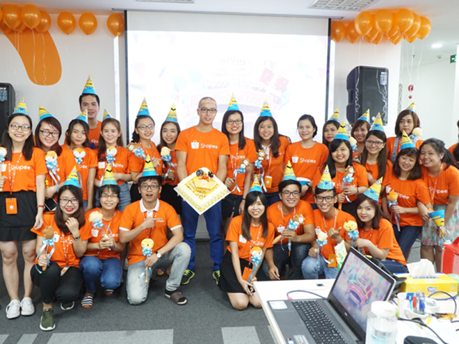 Một mẫu đồng phục cho công ty của HK.