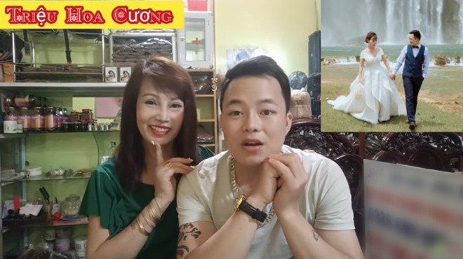 Hoa Cương khẳng định hai vợ chồng chỉ dùng 2 tài khoản Facebook chính chủ có tích xanh và 1 Fanpage chuyên livestream mỗi tối để trò chuyện cùng bạn bè và cư dân mạng.