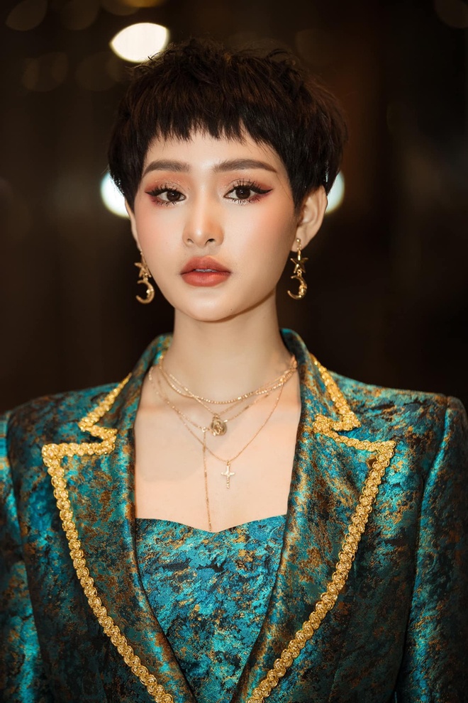 Nữ ca sĩ thú nhận, khi mọi chuyện bắt đầu xảy ra, cô đã quá suy sụp và khủng hoảng tinh thần.