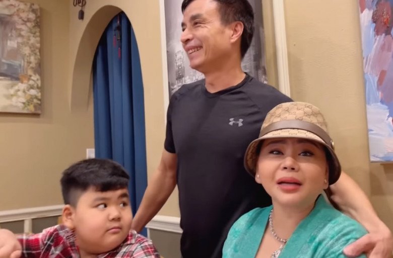 Ca sĩ Tuấn Cảnh khen Lê Giang ở ngoài đẹp, còn trên phim mập và xấu.