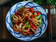 Bếp Eva - Đi chợ gặp con nhiều chân này mua ngay, đem về xào vừa ngon lại tăng tuổi thọ