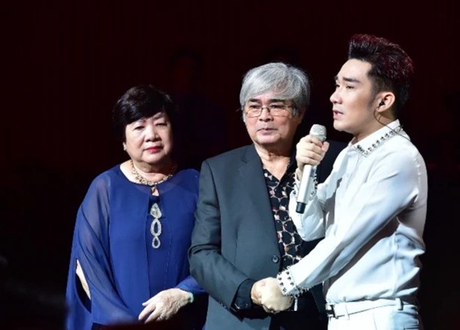 Not long after his biological brother passed away, singer Quang Ha painfully announced that his biological father had passed away - 5