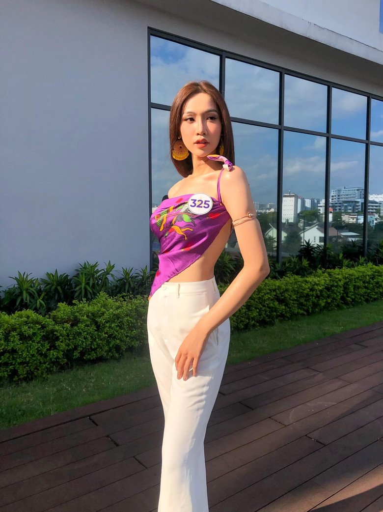 Miss Universe Vietnam contestant was asked by netizens for the crown because she was both beautiful and smart - 7