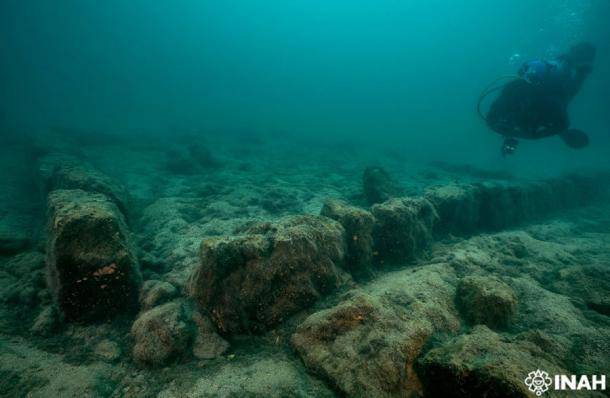 Detecting an underwater ghost city, in the middle of an 84,000-year-old crater - 1