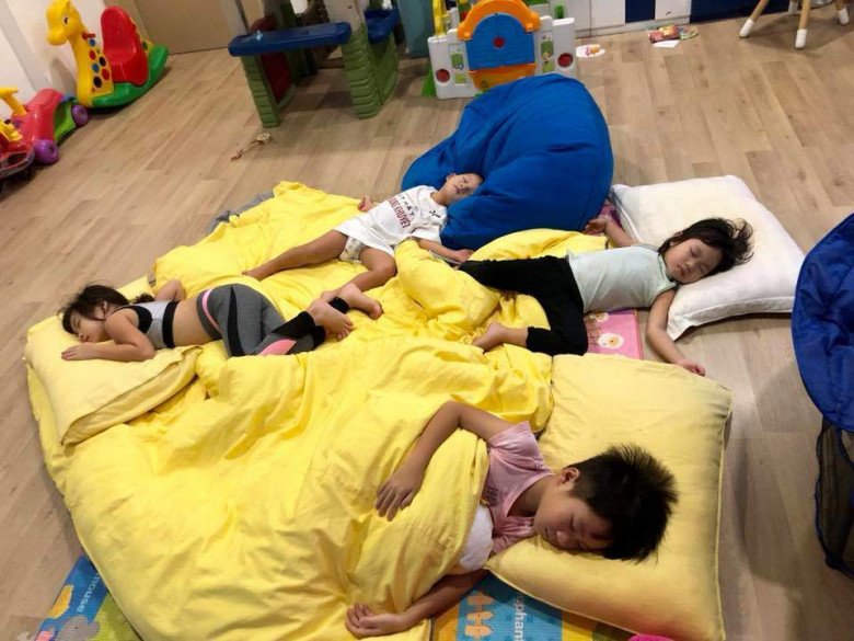 Ly Hai Minh Ha has 4 companies, earns 100 billion/film, but 4 children sleep in the same room - 5