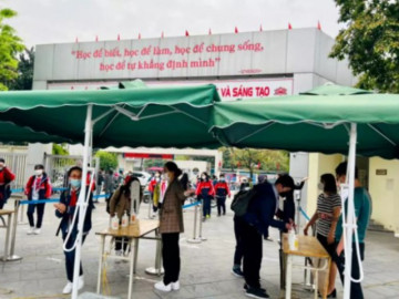 Phụ huynh tố nhà trường bắt ký đơn không cho con thi tốt nghiệp vì sợ ảnh hưởng thành tích