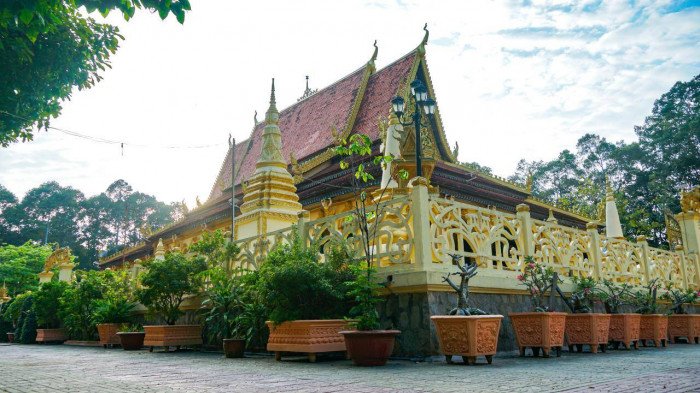 Admire the ancient beauty of Southern Khmer temples in Tra Vinh - 8