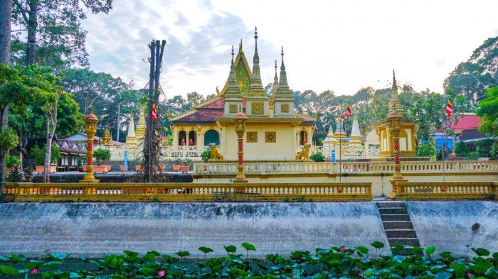 See the ancient beauty of Southern Khmer temples in Tra Vinh - 12