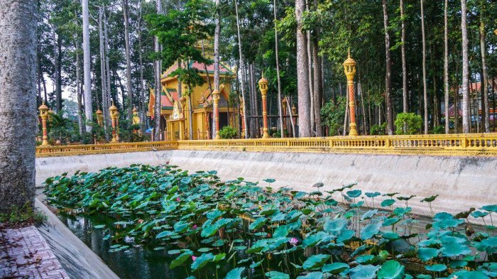Admire the ancient beauty of Southern Khmer temples in Tra Vinh - 14