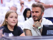 Giải trí - Ngôi sao 24/7: Beckham gây náo loạn sân bóng nhưng hành động của ái nữ mới gây sốt