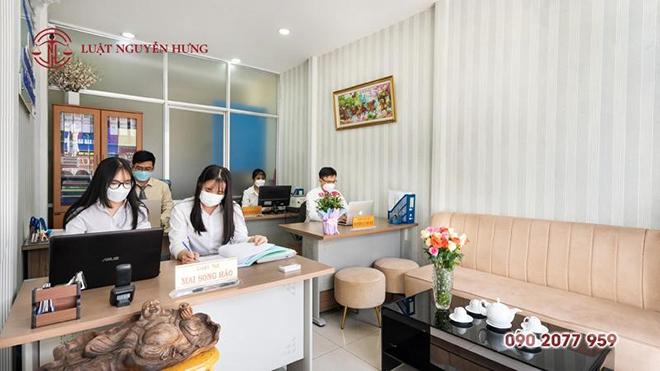 Đội ngũ luật sư túc trực xử lý các vụ việc ly hôn tại Luật Nguyễn Hưng