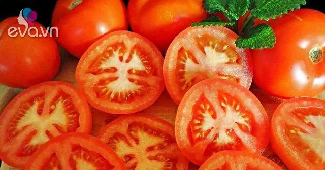 What is the effect of tomatoes and does eating a lot of tomatoes have any effect?