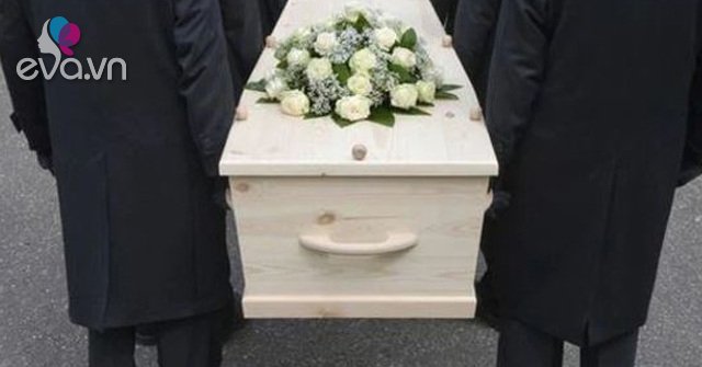 Go to a friend’s funeral, 2 weeks later the dead person comes to play, shocked when he learns the truth