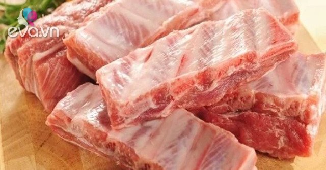 Don’t wash the ribs with cold water, add this trick to get rid of all the dirt on the meat