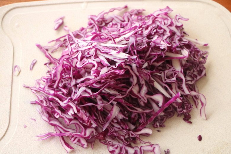 Stir-fried purple cabbage is boring forever, making it like this is strange and has a cool drink - 4