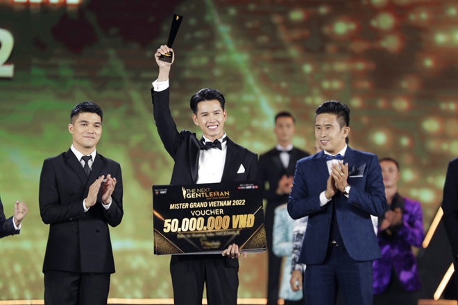 Cuối cùng, team Hương Giang chiến thắng khi thí sinh Phạm Kiên đăng quang ngôi vị cao nhất. Ngoài thí sinh chiến thắng – danh hiệu Á quân 1, 2 cũng sở hữu hàng loạt những phần quà giá trị. 