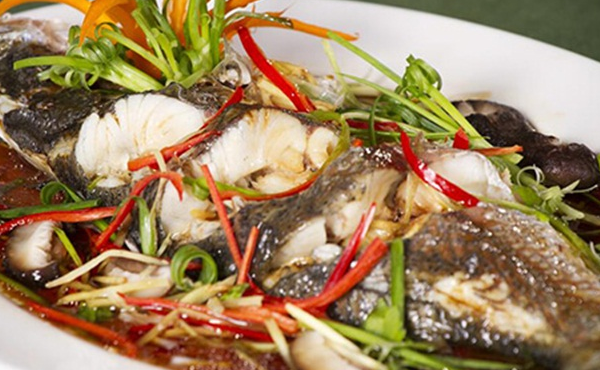 Cá dầm xanh om, cá dầm xanh làm gỏi… là những đặc sản nổi tiếng, thơm ngon
