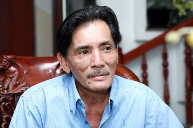 Thương Tín lao dốc vì cờ bạc, không còn giữ được hình ảnh tài tử như xưa.