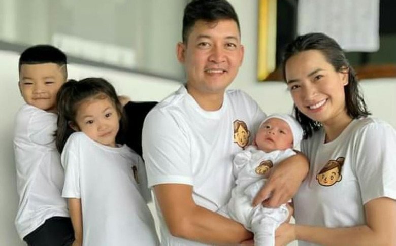 Vietnamese beauties gave birth to a baby immediately, the older child was less than a year old and was eager to show off her pregnant belly - 10
