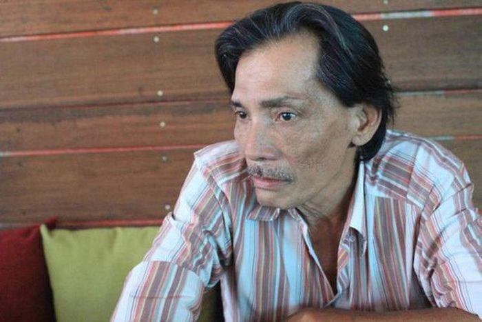 Nam tài tử Biệt động Sài Gòn từng phủ nhận những thông tin cho rằng mình tiêu hoang số tiền từ thiện. Ông nói đã đưa tiền cho vợ mua đất để xây nhà ở quê.