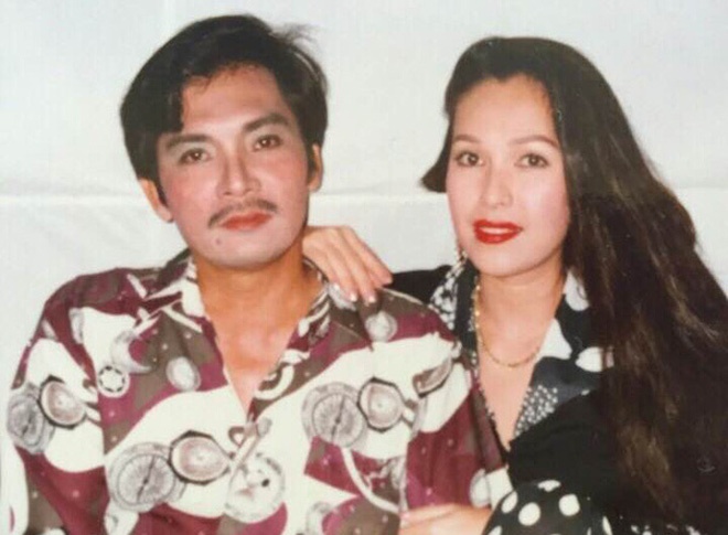 Trong số những bóng hồng từng đi qua cuộc đời Thương Tín có người đẹp Diễm My. 2 người bên nhau khoảng 2 năm, sau đó cô nhận ra người đàn ông này không thuộc về mình một cách trọn vẹn nên dừng lại.