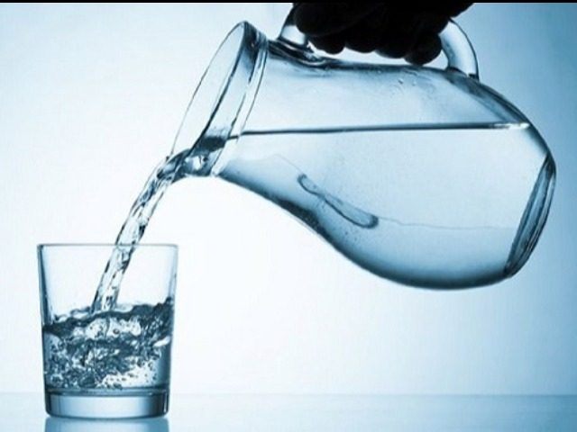Uống nước đun sôi để nguội có tốt nhất? 2 thói quen đun nước hại thân, người Việt hay mắc