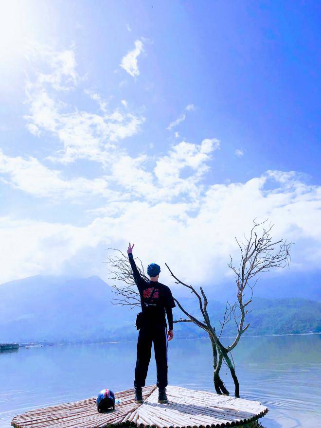 Đến Huế, ngoài tham quan đền đài, cung điện, chùa chiền... thỏa thích, các địa điểm du lịch đưa bạn hòa mình vào thiên nhiên cũng mang lại nhiều trải nghiệm thú vị, để bạn biết thêm nhiều điều về xứ Huế. Ảnh: Mạnh Hùng img src/upload/2-2022/images/2022-04-25/1650867461-9201475d1c2bd186673a59d5fab9a093.jpg width660 /