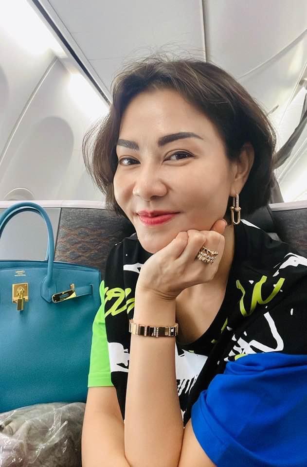 Not Huong Giang or Le Quyen, the queen of Vbiz's Hermes bag just returned home - 8