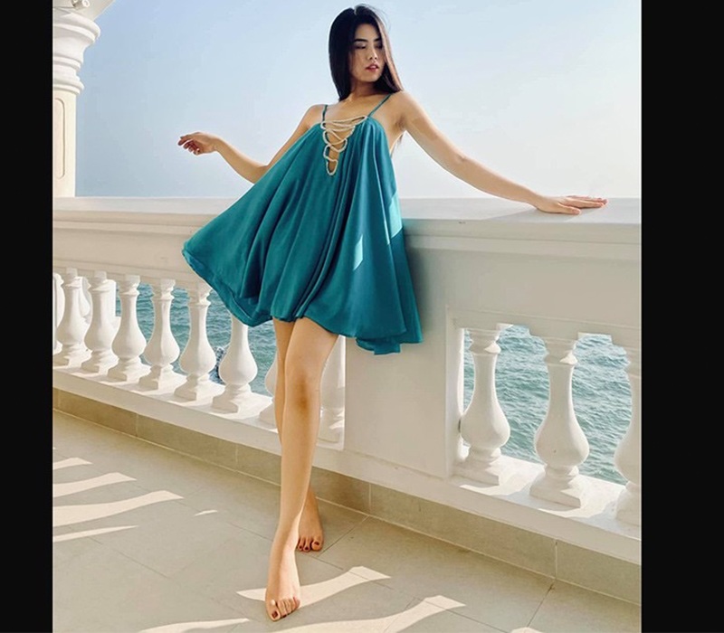 Với ngoại hình 'đốt mắt', phong cách ăn mặc phù hợp hoàn cảnh và gout thẩm mỹ cao, Chu Ánh tuy là gương mặt mới nhưng hứa hẹn là một trong những thí sinh mạnh tại Hoa hậu Thể thao Việt Nam 2022.
