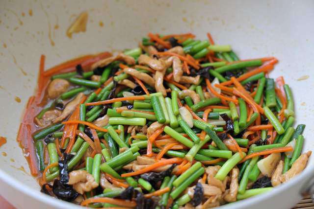 Braised pork is always sick, stir-fried like this, everyone likes to eat 3-4 bowls of rice - 7