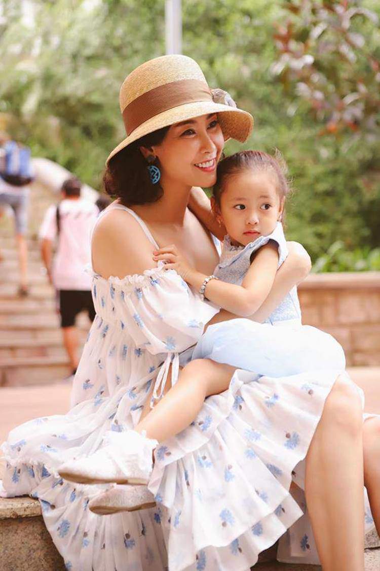 Ha Kieu Anh's 6-year-old daughter competes with Miss Tieu Vy, the angle is equally beautiful - 9