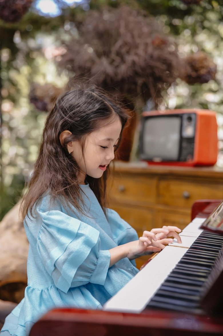 Ha Kieu Anh's 6-year-old daughter competes with Miss Tieu Vy, the angle is equally beautiful - 13