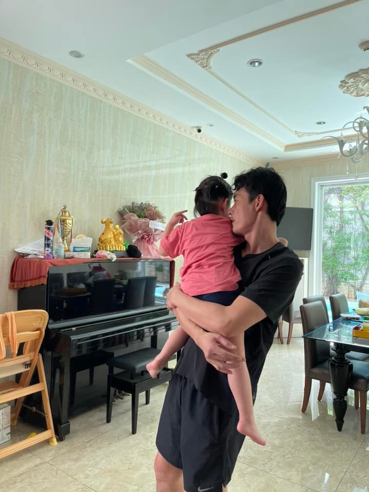 Once accused after Le Phuong divorced, Quach Ngoc Ngoan is now acting differently from her stepdaughter Phuong Chanel - 15