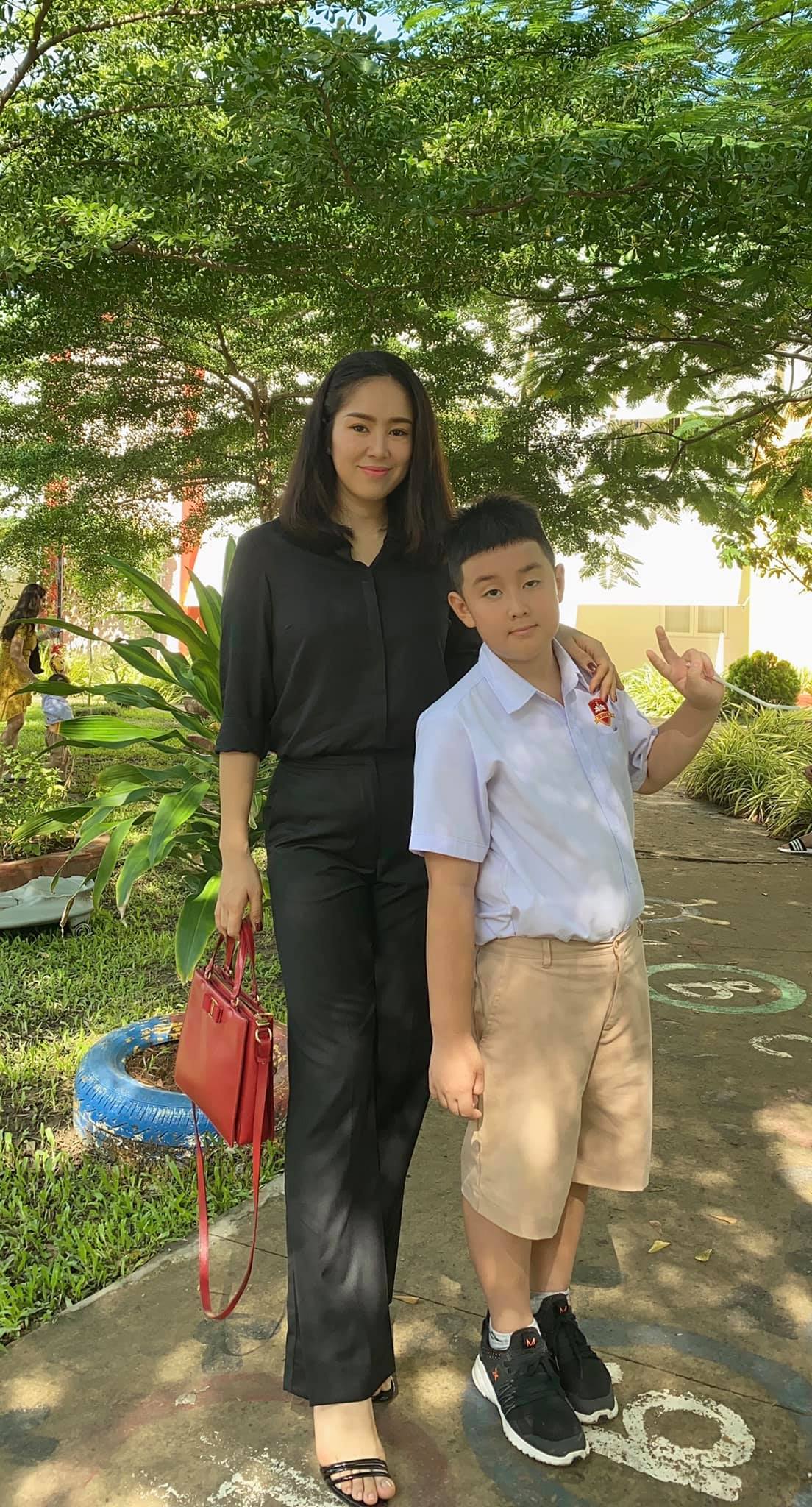 Once accused after Le Phuong divorced, Quach Ngoc Ngoan is now acting differently from her stepchild Phuong Chanel - 3