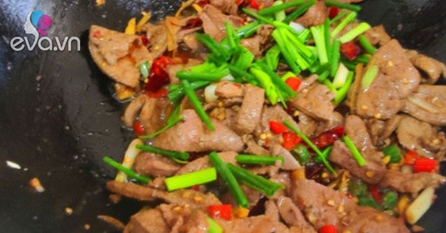 Stir-fry pork liver, don’t always put it in the pan, add 2 more steps, the liver is extremely soft, the flesh is not fishy