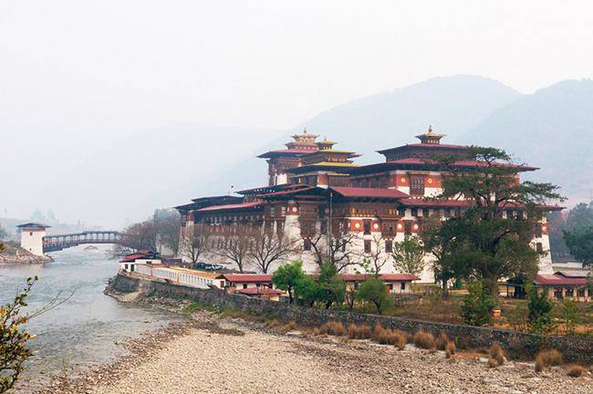 Pictures reveal the beauty of Bhutan - the happiest country in the world - 7