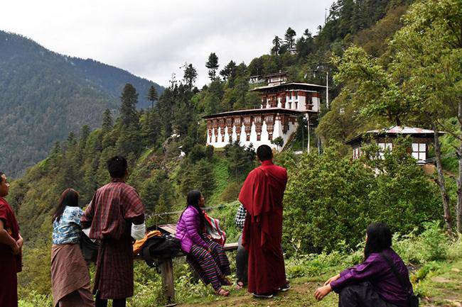 Pictures reveal the beauty of Bhutan - the happiest country in the world - 3