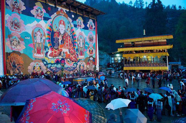 Pictures reveal the beauty of Bhutan - the happiest country in the world - 12