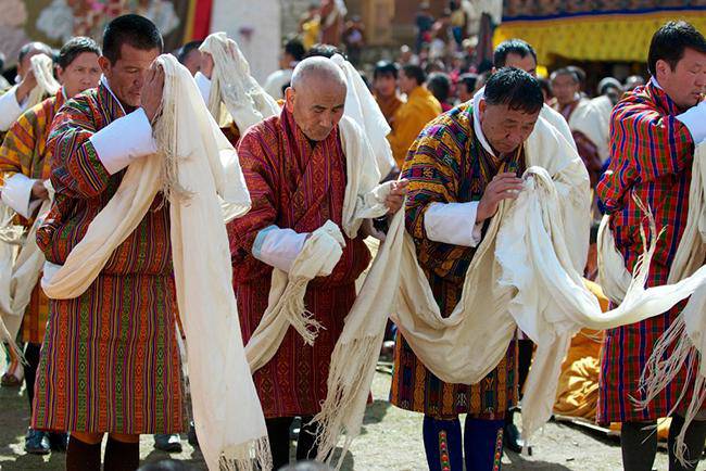 Pictures reveal the beauty of Bhutan - the happiest country in the world - 13