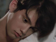 Làm vợ - Cưới 4 năm mới cho vợ về quê ngoại, mờ sáng nhìn vào phòng bố vợ mà tôi lặng người