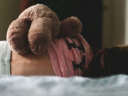 Tin tức - Vợ nhận dạy thêm cho con gái 9 tuổi của bạn, phát hiện bí mật động trời của chồng