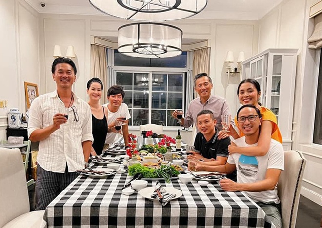 Tang Thanh Ha cooks a party to celebrate your birthday by herself, acts with an attention-grabbing young master's husband - 4