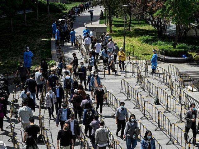 Tìm thấy con trai thất lạc 8 năm nhờ xét nghiệm COVID-19 ở Trung Quốc