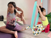 Làm đẹp - Tiểu công chúa nhà sao Việt tập yoga điêu luyện hơn mẹ: Con gái Phương Trinh Jolie “cân” đẹp thế khó