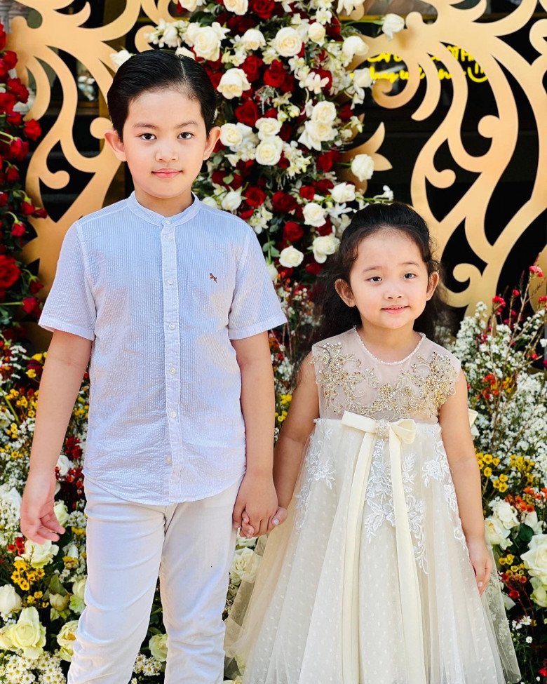 Famous for her aunt and uncle, Khanh Thi's daughter at school is outstanding, she is prettier outside than online photos - 3