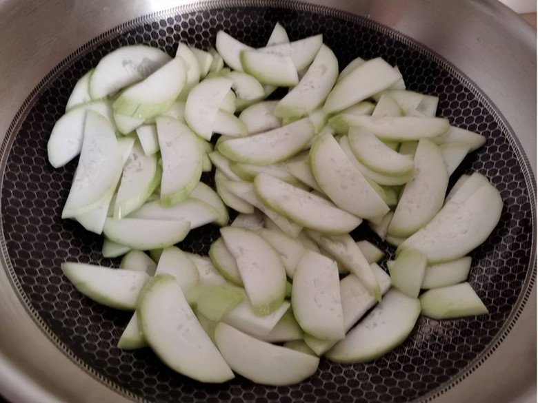 This fried gourd is both quick and cheap, still delicious without meat - 5