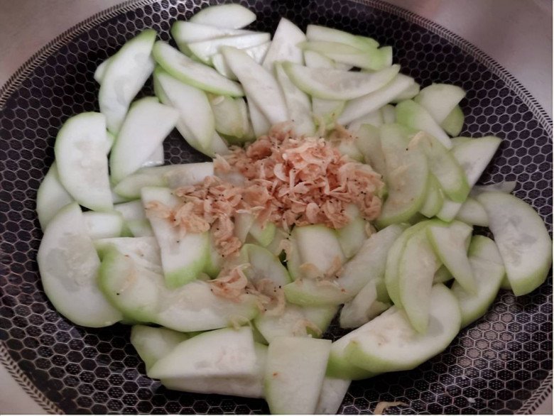 This stir-fried gourd is both quick and cheap, still delicious without meat - 6