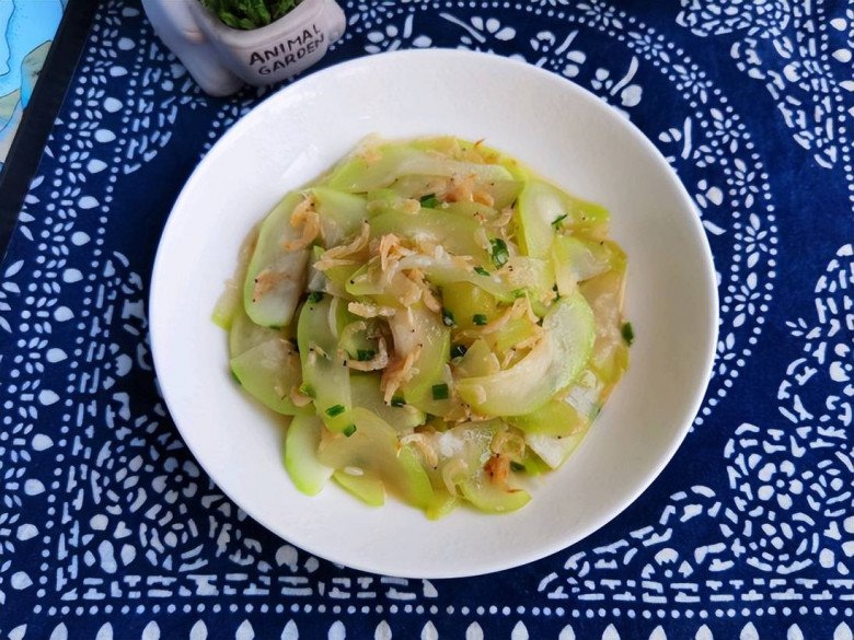 This stir-fried gourd is both quick and cheap, it's still delicious without meat - 8