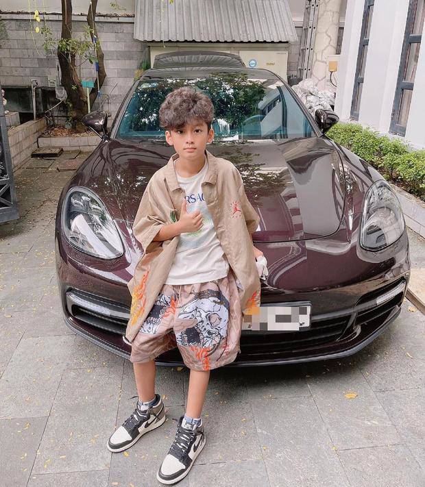 11-year-old Le Quyen's son wears a black shirt like a male god, praised for being like Lam Bao Chau - 7